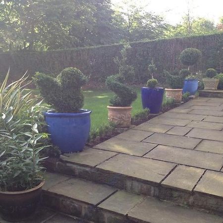 Number27Harrogate Bed and Breakfast Esterno foto