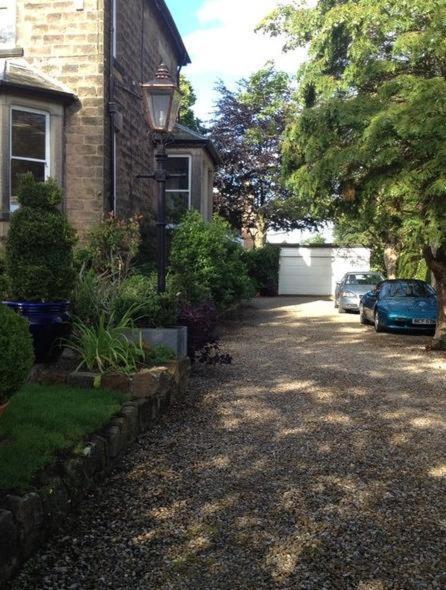 Number27Harrogate Bed and Breakfast Esterno foto